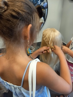 Ferien(s)pass 2023: Junge Friseurschnupperlinge - Friseur Evi